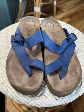 Mephisto Size 41 (10-10.5) Helen Women’s Blue Suede Toe-Loop Sandals with Buckle